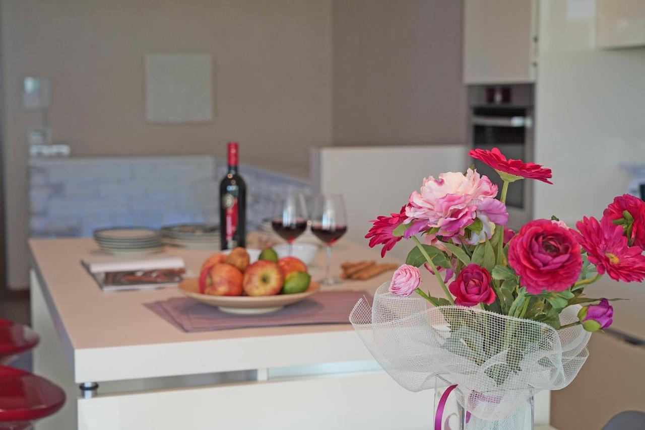 Giulia Luxury Apartment Sirmione Exterior foto