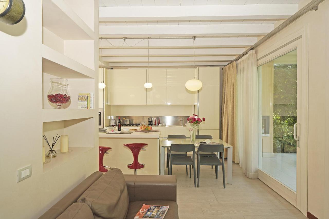 Giulia Luxury Apartment Sirmione Exterior foto