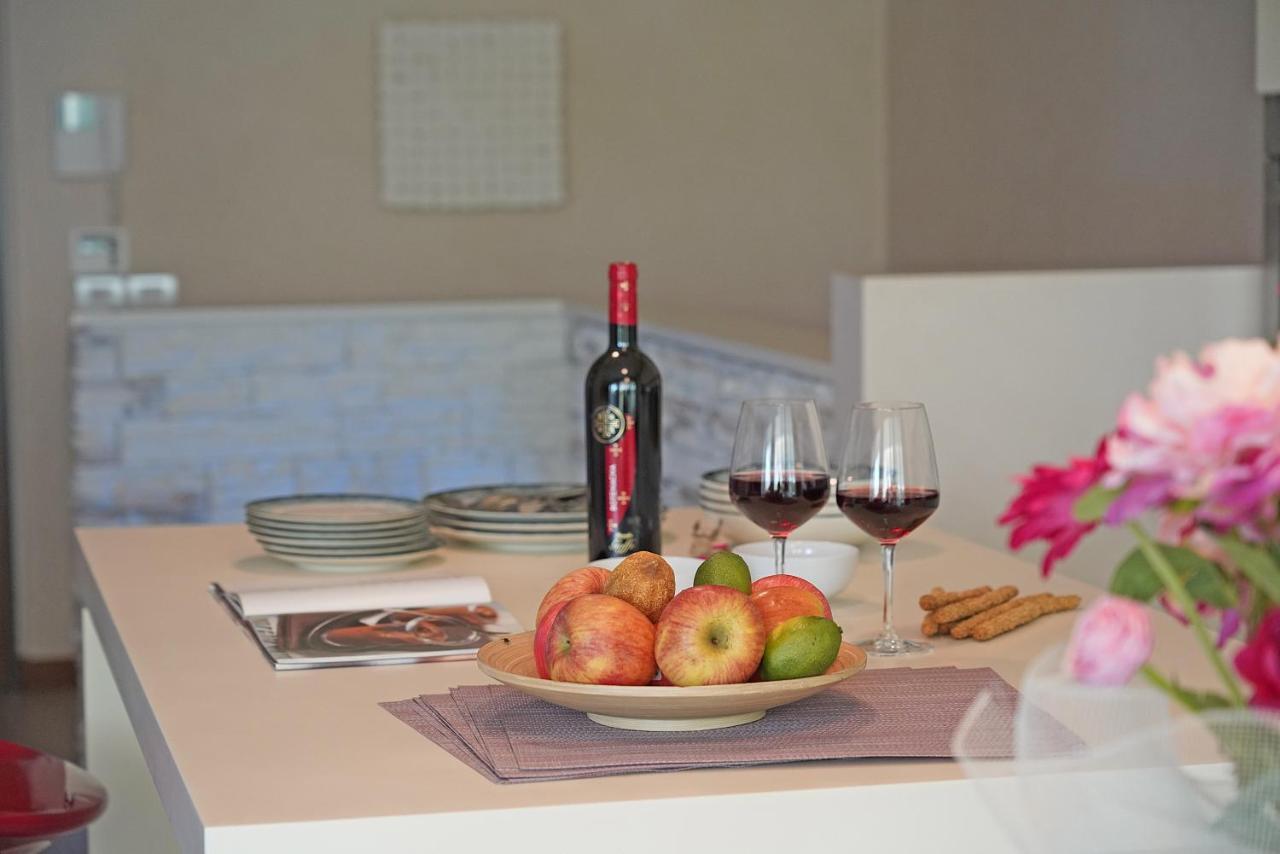 Giulia Luxury Apartment Sirmione Exterior foto